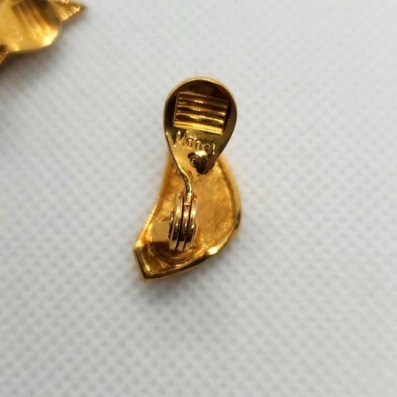 Vintage Monet Red Enamel Clip-on Earrings - Picture 3 of 4